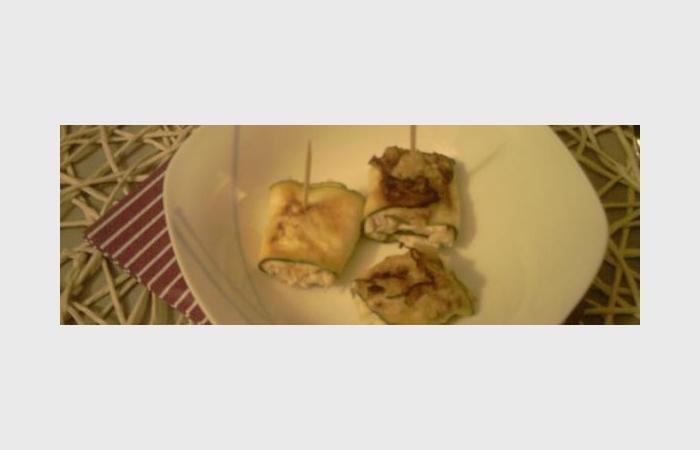 Régime Dukan (recette minceur) : Rouleaux de courgettes au thon #dukan https://www.proteinaute.com/recette-rouleaux-de-courgettes-au-thon-7152.html