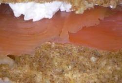 Recette Dukan : Sandwich crousti-moelleux à la truite fumée et carré frais