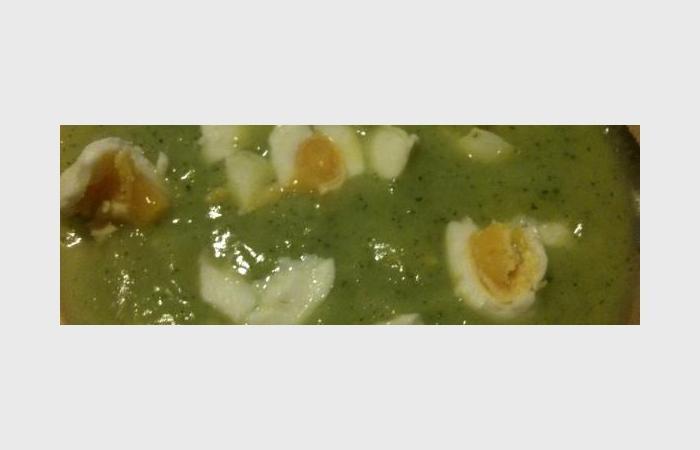 Régime Dukan (recette minceur) : Velouté courgettes / poireaux #dukan https://www.proteinaute.com/recette-veloute-courgettes-poireaux-7175.html