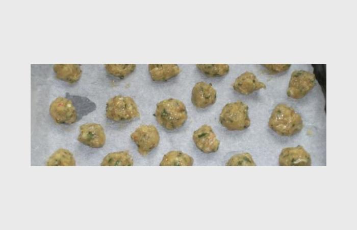 Régime Dukan (recette minceur) : Boulettes de poulet antillaises #dukan https://www.proteinaute.com/recette-boulettes-de-poulet-antillaises-7195.html