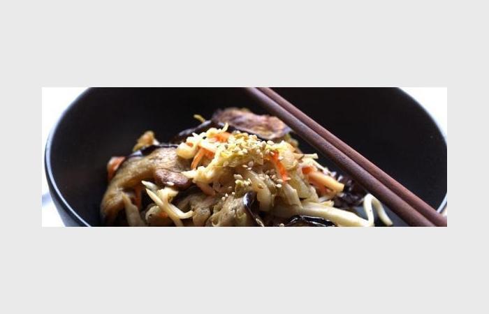 R�gime Dukan (recette minceur) : Donburi de choux chinois, aubergine et surimi #dukan https://www.proteinaute.com/recette-donburi-de-choux-chinois-aubergine-et-surimi-7206.html