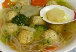 Recette Dukan : Bouillon de légumes aux boulettes de tofu cabillaud crevette et konjac