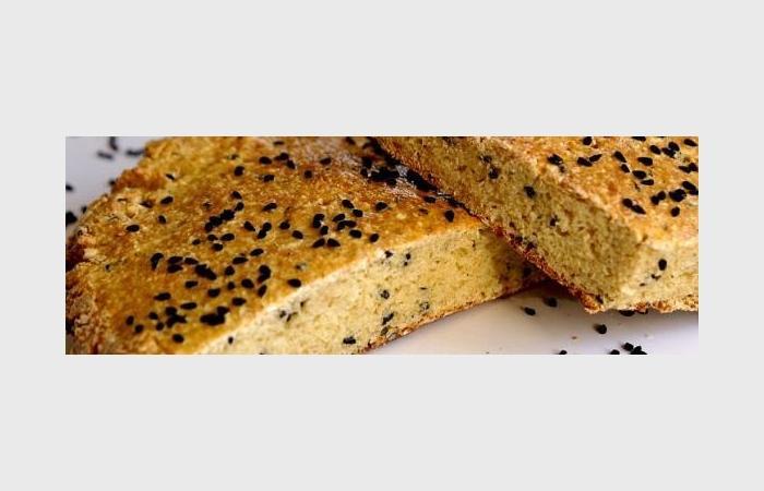 R�gime Dukan (recette minceur) : Kessra au sanouj (galette orientale aux graines de nigelle) #dukan https://www.proteinaute.com/recette-kessra-au-sanouj-galette-orientale-aux-graines-de-nigelle-7390.html