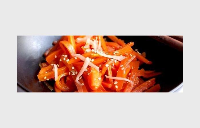 R�gime Dukan (recette minceur) : Kimpira de carotte au gingembre (salade japonaise) #dukan https://www.proteinaute.com/recette-kimpira-de-carotte-au-gingembre-salade-japonaise-7448.html