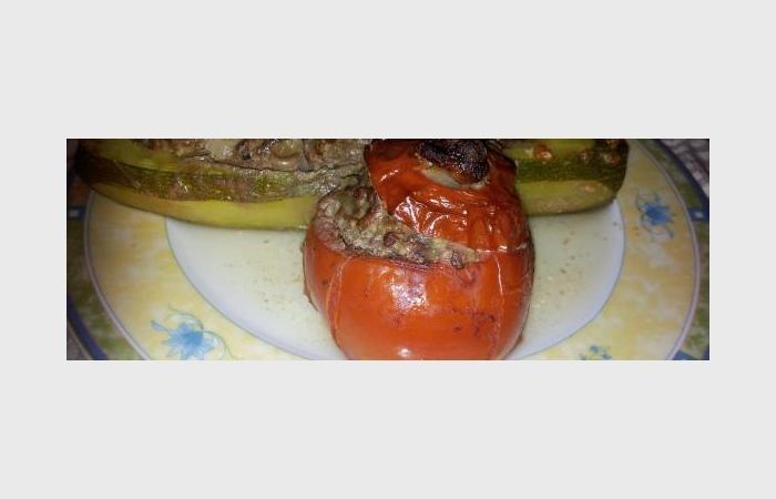 Rgime Dukan (recette minceur) : Courgette et tomate faries #dukan https://www.proteinaute.com/recette-courgette-et-tomate-farcies-7452.html