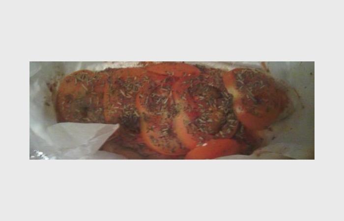 Régime Dukan (recette minceur) : Filet de panga à la tomate en papillotte #dukan https://www.proteinaute.com/recette-filet-de-panga-a-la-tomate-en-papillotte-7459.html