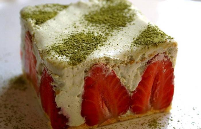 Régime Dukan (recette minceur) : Fraisier matcha pistache #dukan https://www.proteinaute.com/recette-fraisier-matcha-pistache-7503.html