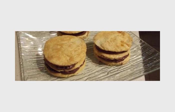 Régime Dukan (recette minceur) : Montage biscuit chocolat #dukan https://www.proteinaute.com/recette-montage-biscuit-chocolat-7535.html