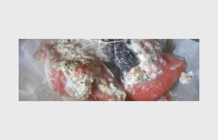 R�gime Dukan (recette minceur) : Roti de saumon farci au poireau #dukan https://www.proteinaute.com/recette-roti-de-saumon-farci-au-poireau-7541.html