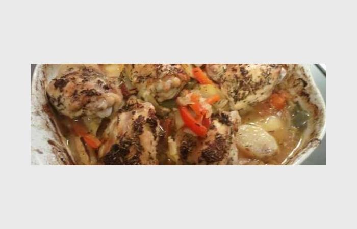 Rgime Dukan (recette minceur) : Cuisses de poulet aux poivrons et pommes de terre #dukan https://www.proteinaute.com/recette-cuisses-de-poulet-aux-poivrons-et-pommes-de-terre-7546.html