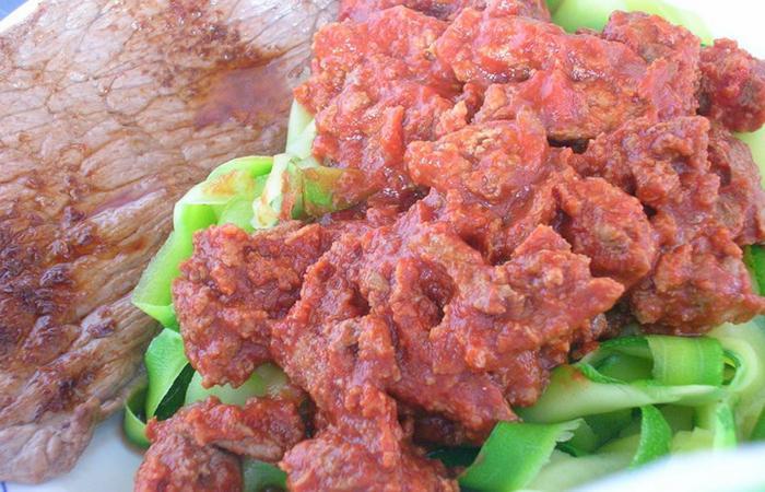 Régime Dukan (recette minceur) : Tagliatelles (de courgette) à la bolognaise #dukan https://www.proteinaute.com/recette-tagliatelles-de-courgette-a-la-bolognaise-758.html