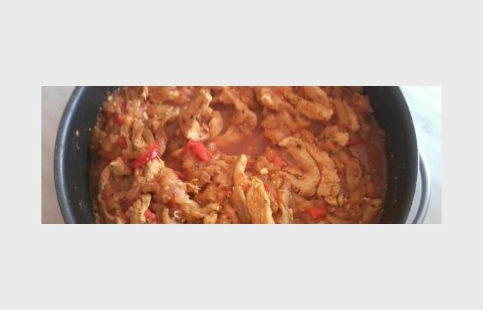 Régime Dukan (recette minceur) : Emincée de dinde aux blettes et poivrons #dukan https://www.proteinaute.com/recette-emincee-de-dinde-aux-blettes-et-poivrons-7731.html