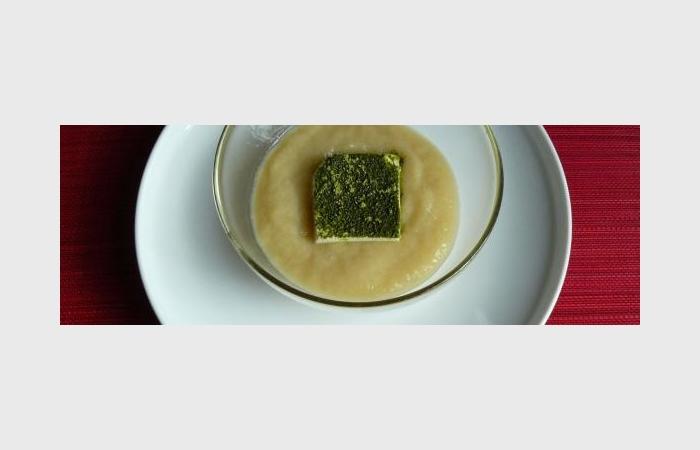 R�gime Dukan (recette minceur) : Rhubarbe � la banane et tofu soyeux vanill� au th� matcha #dukan https://www.proteinaute.com/recette-rhubarbe-a-la-banane-et-tofu-soyeux-vanille-au-the-matcha-7886.html