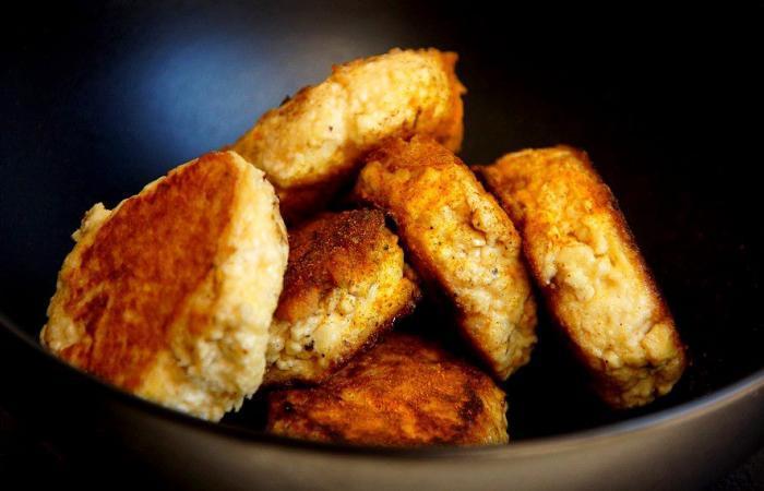 Régime Dukan (recette minceur) : Nuggets de tofu au fromage #dukan https://www.proteinaute.com/recette-nuggets-de-tofu-au-fromage-7926.html