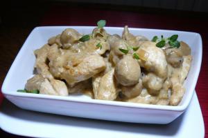 Recette Dukan : Escalopes de poulet au St Pierrellin et champignons