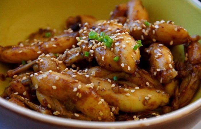 Régime Dukan (recette minceur) : Cuisses de grenouilles à l'aigre douce #dukan https://www.proteinaute.com/recette-cuisses-de-grenouilles-a-l-aigre-douce-8050.html