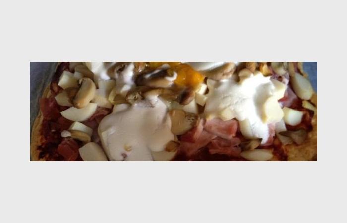 Rgime Dukan (recette minceur) : Pizza jambon, champignons, artichauts et crme #dukan https://www.proteinaute.com/recette-pizza-jambon-champignons-artichauts-et-creme-8188.html