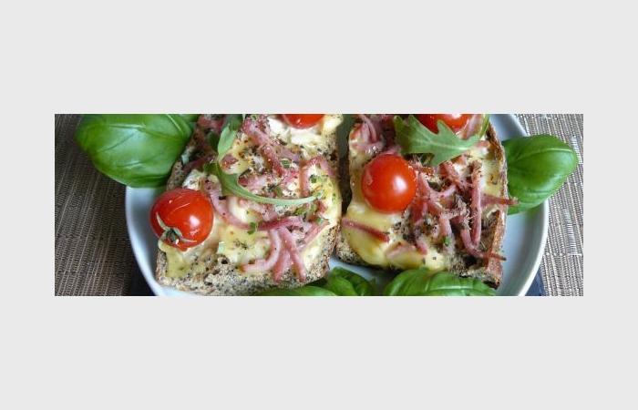 Rgime Dukan (recette minceur) : Bruschetta au St Pierrellin jambon fum dgraiss, basilic et tomate   #dukan https://www.proteinaute.com/recette-bruschetta-au-st-pierrellin-jambon-fume-degraisse-basilic-et-tomate-8226.html