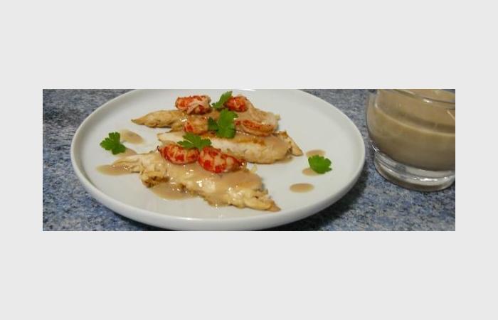 Régime Dukan (recette minceur) : Aiguillettes de poulet aux écrevisses et sauce foie gras #dukan https://www.proteinaute.com/recette-aiguillettes-de-poulet-aux-ecrevisses-et-sauce-foie-gras-8338.html