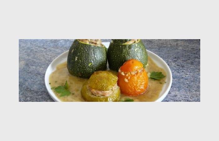 R�gime Dukan (recette minceur) : Courgettes rondes et tomates farcies au hach� de veau et au st pierrellin  #dukan https://www.proteinaute.com/recette-courgettes-rondes-et-tomates-farcies-au-hache-de-veau-et-au-st-pierrellin-8373.html
