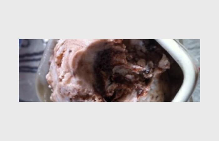 R�gime Dukan (recette minceur) : Glace a la vanille et ses p�pites de brownies  #dukan https://www.proteinaute.com/recette-glace-a-la-vanille-et-ses-pepites-de-brownies-8627.html