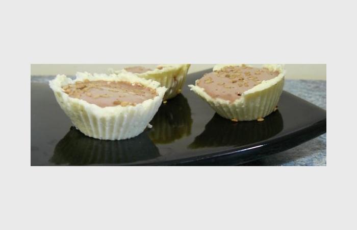 R�gime Dukan (recette minceur) : Chocolats blancs fourr�s au pralin� soyeux et verrines #dukan https://www.proteinaute.com/recette-chocolats-blancs-fourres-au-praline-soyeux-et-verrines-8667.html