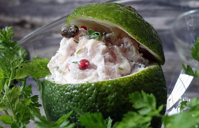 R�gime Dukan (recette minceur) : Tartare de thon Germon fum� en coque de citron vert  #dukan https://www.proteinaute.com/recette-tartare-de-thon-germon-fume-en-coque-de-citron-vert-8678.html
