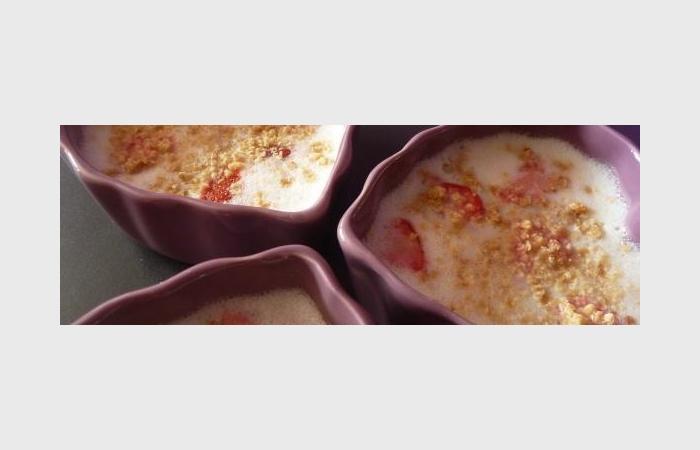Régime Dukan (recette minceur) : Flan fraise/ framboise façon fraisier #dukan https://www.proteinaute.com/recette-flan-fraise-framboise-facon-fraisier-9057.html