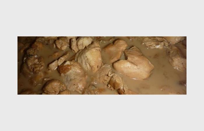 Régime Dukan (recette minceur) : Poulet aux oignons vanillés et caramélisés #dukan https://www.proteinaute.com/recette-poulet-aux-oignons-vanilles-et-caramelises-9065.html