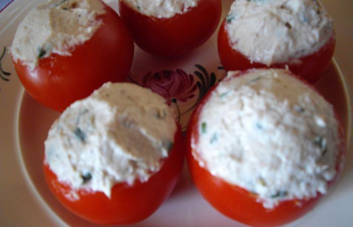 Rgime Dukan (recette minceur) : Tomates Farcies au Thon (sans cuisson) #dukan https://www.proteinaute.com/recette-tomates-farcies-au-thon-sans-cuisson-912.html