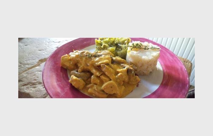 Régime Dukan (recette minceur) : Poulet sauce moutarde thym #dukan https://www.proteinaute.com/recette-poulet-sauce-moutarde-thym-9140.html
