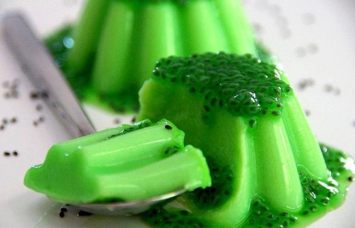 Rgime Dukan (recette minceur) : Flan pandan coco et graines de basilic #dukan https://www.proteinaute.com/recette-flan-pandan-coco-et-graines-de-basilic-9246.html