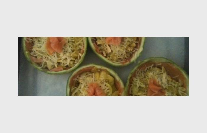 R�gime Dukan (recette minceur) : Courgettes farcies au tofu et saumon fum� #dukan https://www.proteinaute.com/recette-courgettes-farcies-au-tofu-et-saumon-fume-9427.html