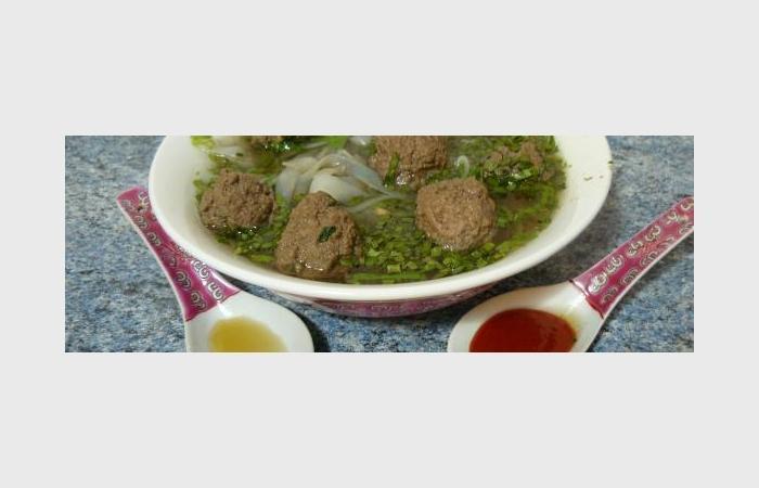 Régime Dukan (recette minceur) : Pho aux boulettes de boeuf et shirataki tagliatelles de konjac #dukan https://www.proteinaute.com/recette-pho-aux-boulettes-de-boeuf-et-shirataki-tagliatelles-de-konjac-9449.html