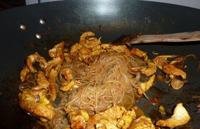 R�gime Dukan (recette minceur) : Wok de Dinde aux vermicelles de Konjac #dukan https://www.proteinaute.com/recette-wok-de-dinde-aux-vermicelles-de-konjac-946.html