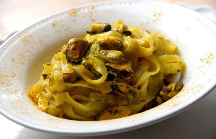 R�gime Dukan (recette minceur) : Tagliatelles de konjac safran�es aux moules #dukan https://www.proteinaute.com/recette-tagliatelles-de-konjac-safranees-aux-moules-9464.html