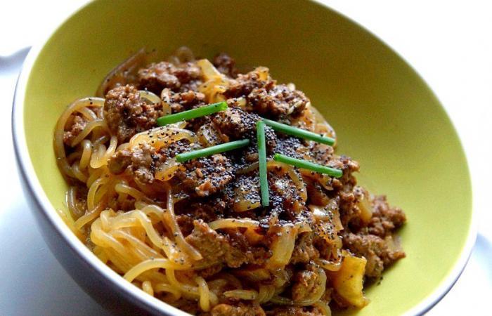 R�gime Dukan (recette minceur) : Vermicelles de konjac au boeuf miso #dukan https://www.proteinaute.com/recette-vermicelles-de-konjac-au-boeuf-miso-9469.html