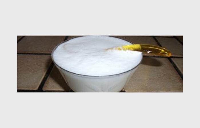 Régime Dukan (recette minceur) : Lait cocoon à la brousse #dukan https://www.proteinaute.com/recette-lait-cocoon-a-la-brousse-9698.html