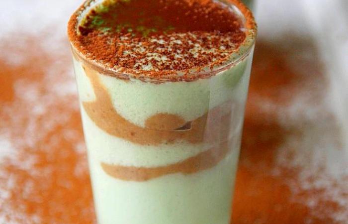 R�gime Dukan (recette minceur) : After Eight (mousse menthe chocolat � l'agar-agar) #dukan https://www.proteinaute.com/recette-after-eight-mousse-menthe-chocolat-a-l-agar-agar-9768.html